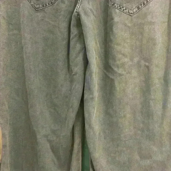 High-Waisted Sky Blue Jean Style Pants with Letter R and Adjustable Heart Chain - Picture 10 of 13